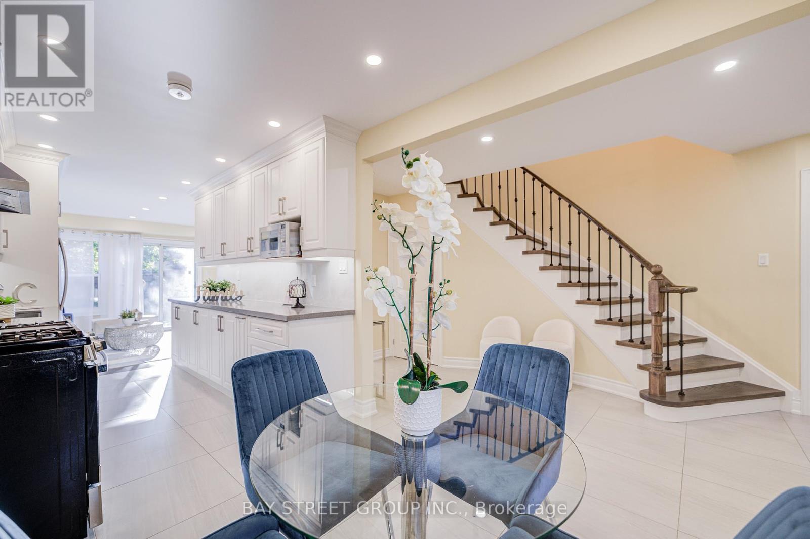 107 Enchanted Hills Crescent, Toronto (Milliken), Ontario  M1V 3P1 - Photo 16 - E12442005