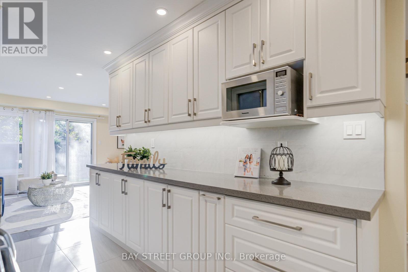 107 Enchanted Hills Crescent, Toronto (Milliken), Ontario  M1V 3P1 - Photo 18 - E12442005