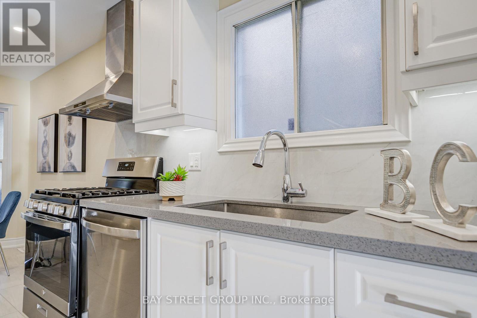 107 Enchanted Hills Crescent, Toronto (Milliken), Ontario  M1V 3P1 - Photo 21 - E12442005