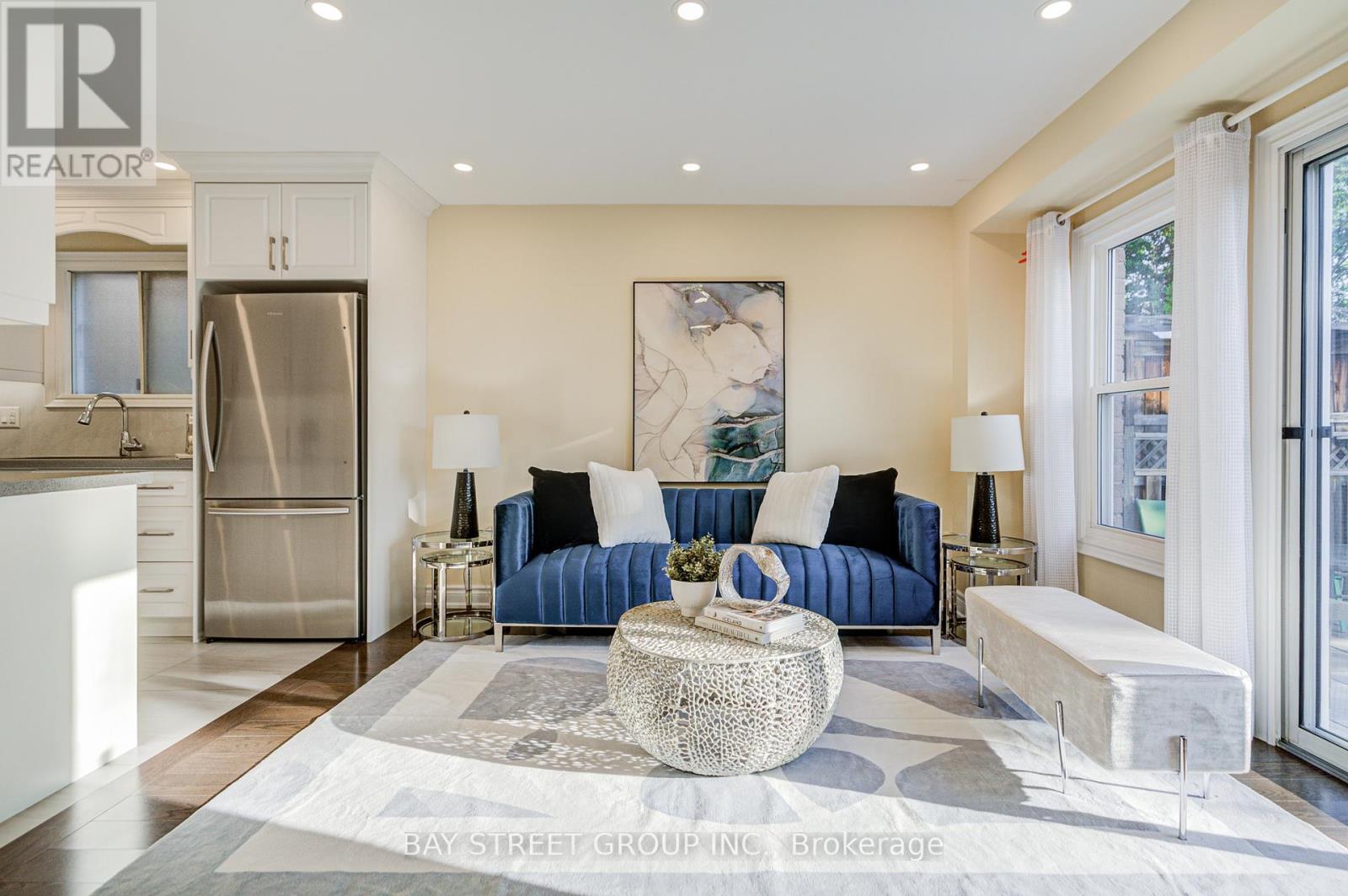 107 Enchanted Hills Crescent, Toronto (Milliken), Ontario  M1V 3P1 - Photo 7 - E12442005