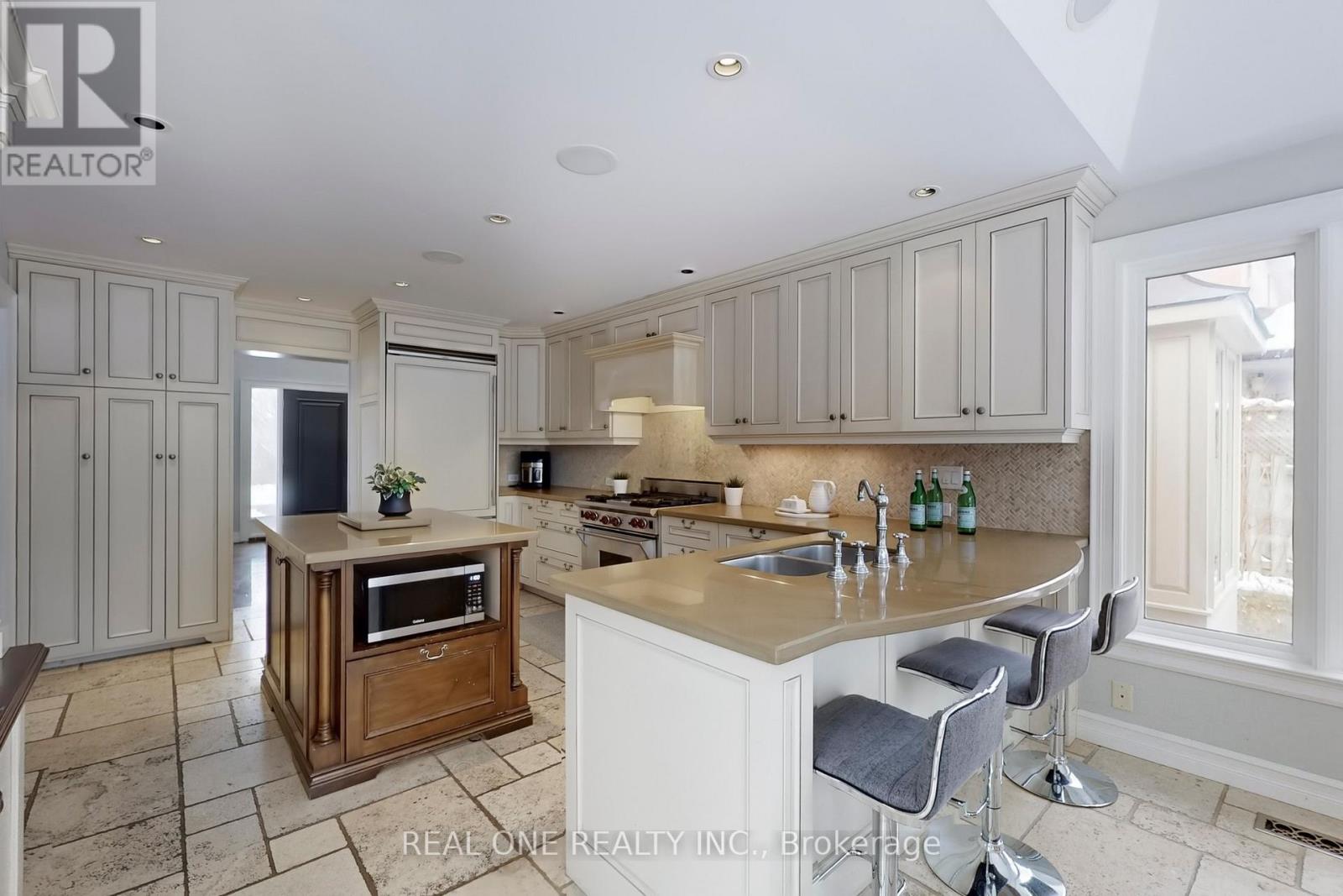 27 Aitken Circle, Markham (Unionville), Ontario  L3R 7K9 - Photo 12 - N12441999