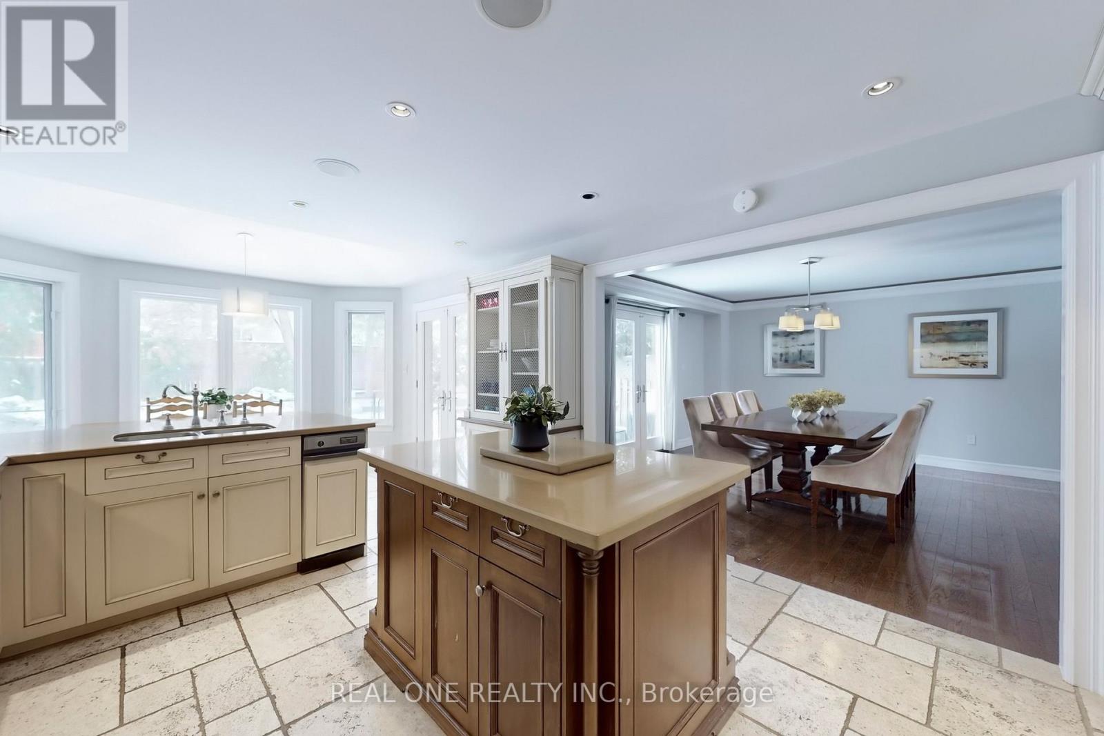 27 Aitken Circle, Markham (Unionville), Ontario  L3R 7K9 - Photo 13 - N12441999