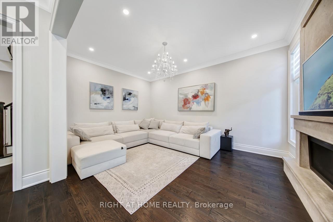 38 Menotti Drive, Richmond Hill (Oak Ridges), Ontario  L4E 1G6 - Photo 12 - N12442006