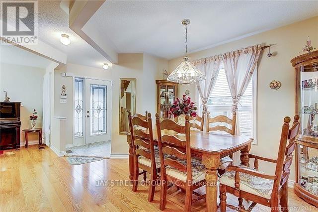 2870 Westbury Court, Mississauga (Central Erin Mills), Ontario  L5M 6B3 - Photo 3 - W12441985