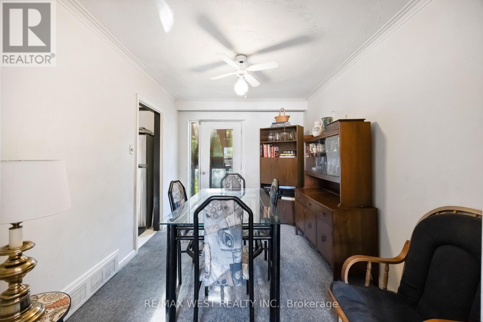 241 Eileen Avenue, Toronto (Rockcliffe-Smythe), Ontario  M6N 1W5 - Photo 7 - W12441988