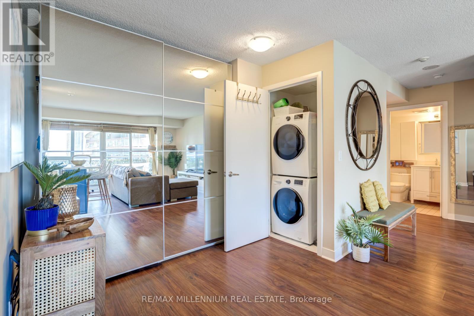 2114 - 155 Legion Road N, Toronto (Mimico), Ontario  M8Y 0A7 - Photo 11 - W12441990
