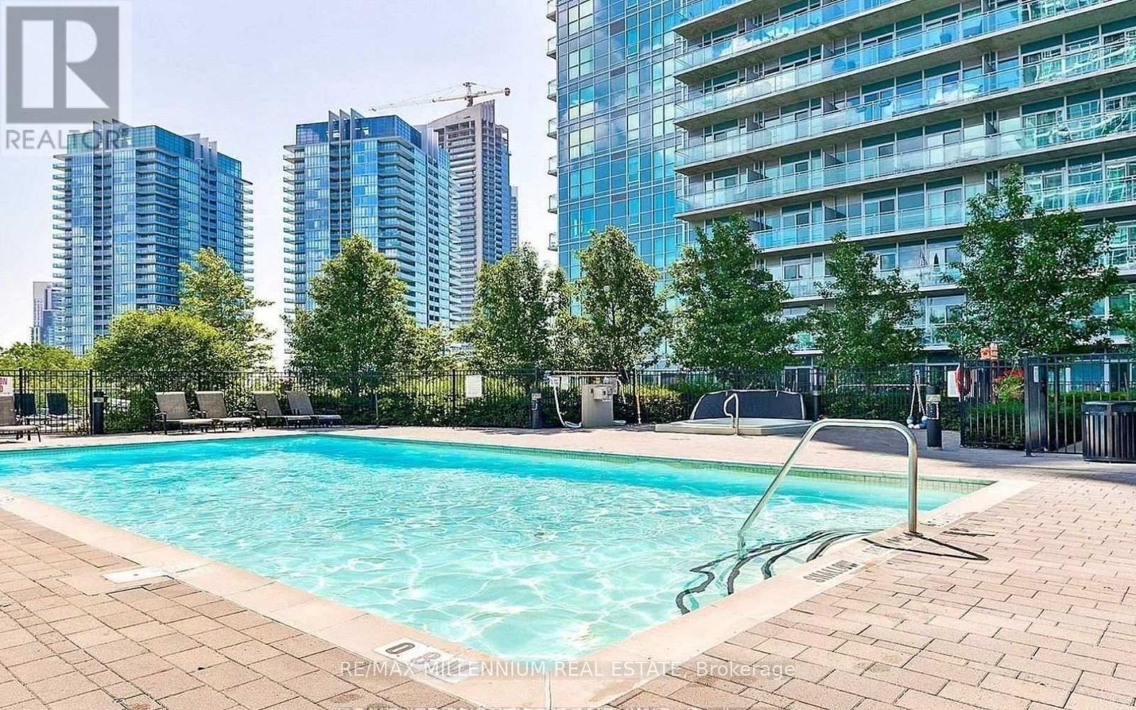 2114 - 155 Legion Road N, Toronto (Mimico), Ontario  M8Y 0A7 - Photo 21 - W12441990