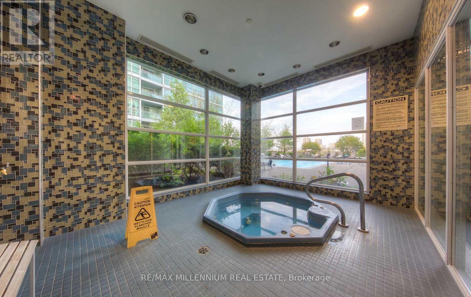 2114 - 155 Legion Road N, Toronto (Mimico), Ontario  M8Y 0A7 - Photo 24 - W12441990
