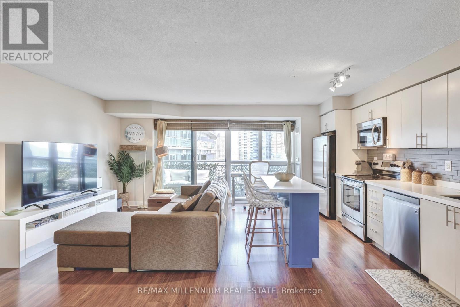 2114 - 155 Legion Road N, Toronto (Mimico), Ontario  M8Y 0A7 - Photo 6 - W12441990