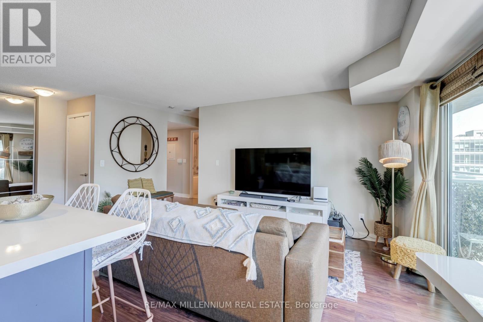 2114 - 155 Legion Road N, Toronto (Mimico), Ontario  M8Y 0A7 - Photo 9 - W12441990