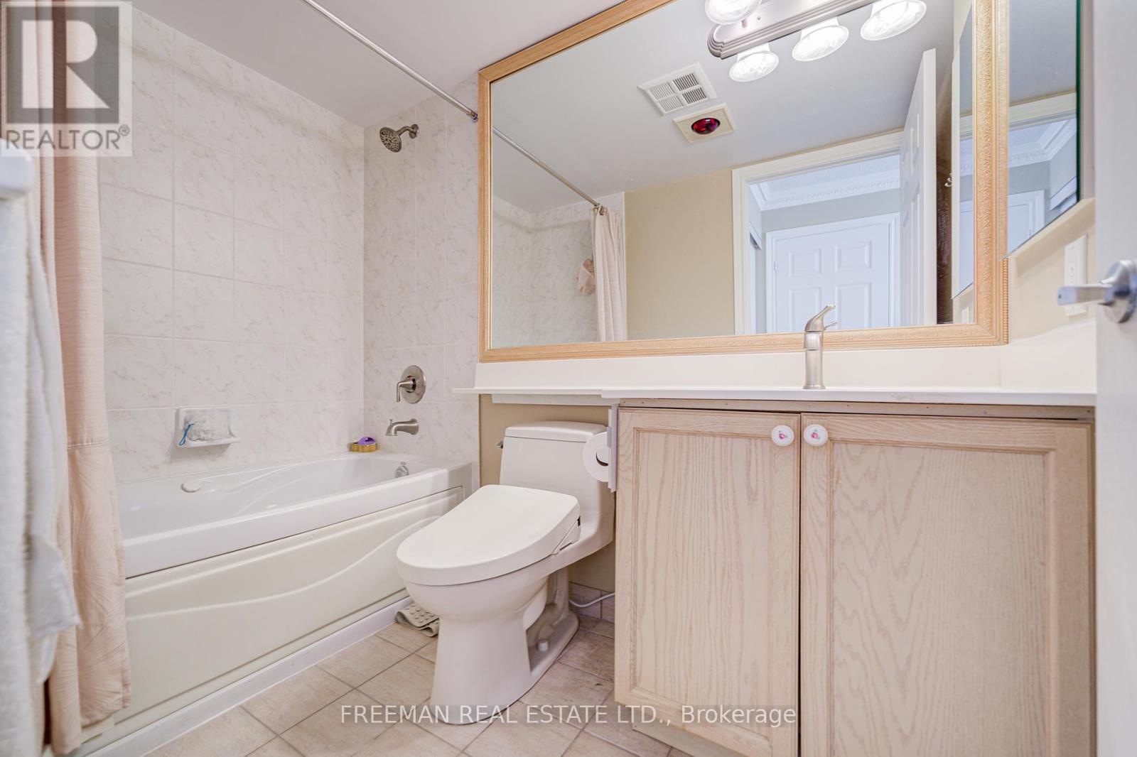 2331 - 3888 Duke Of York Boulevard, Mississauga (City Centre), Ontario  L5B 4P5 - Photo 10 - W12442011