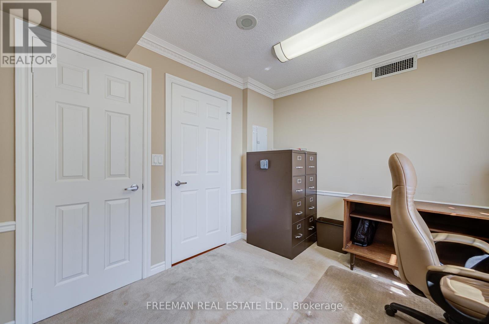 2331 - 3888 Duke Of York Boulevard, Mississauga (City Centre), Ontario  L5B 4P5 - Photo 7 - W12442011