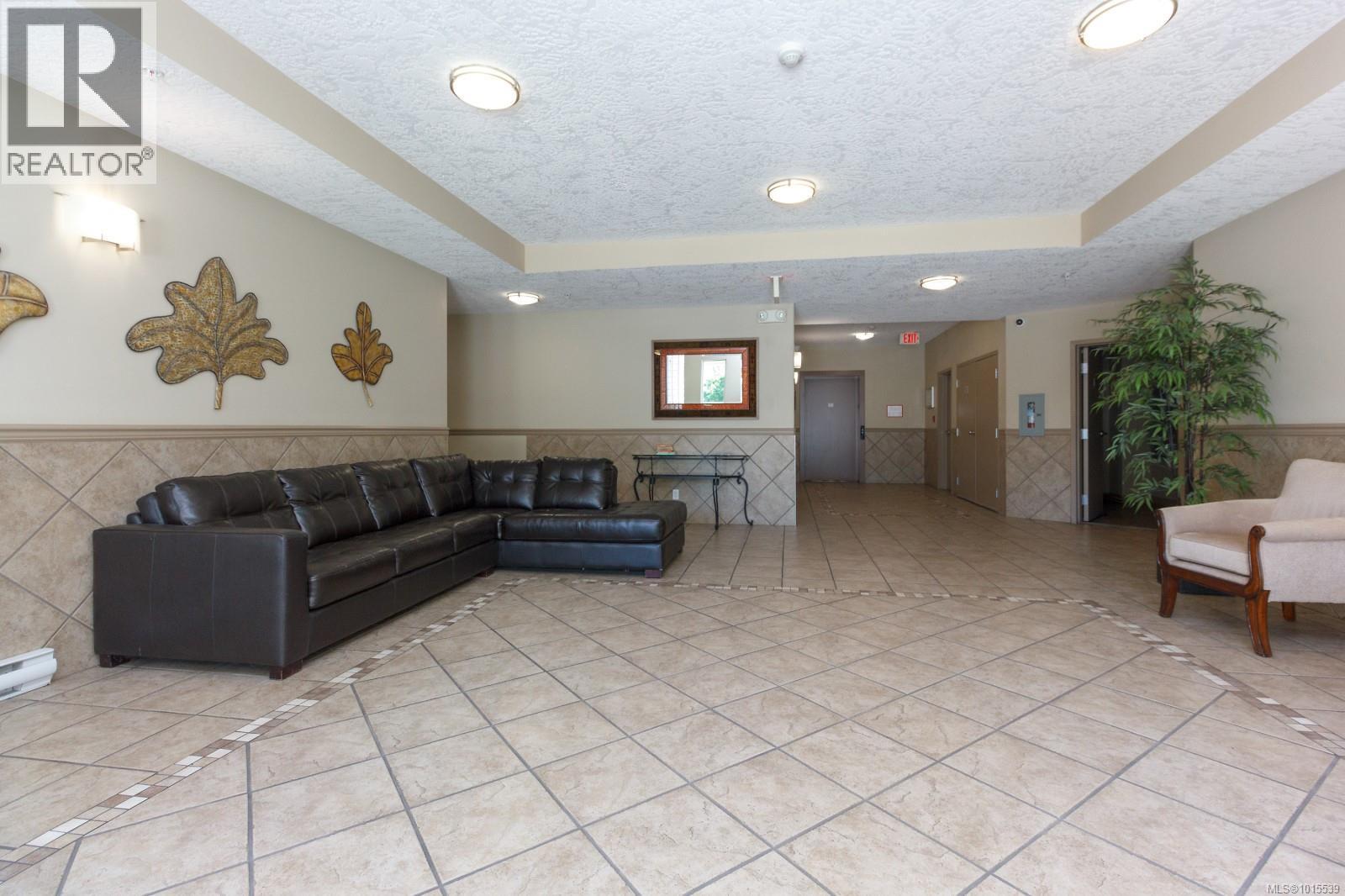 107 3915 Carey Rd, Saanich, British Columbia V8Z 4E3 - Photo 4 - 1015539