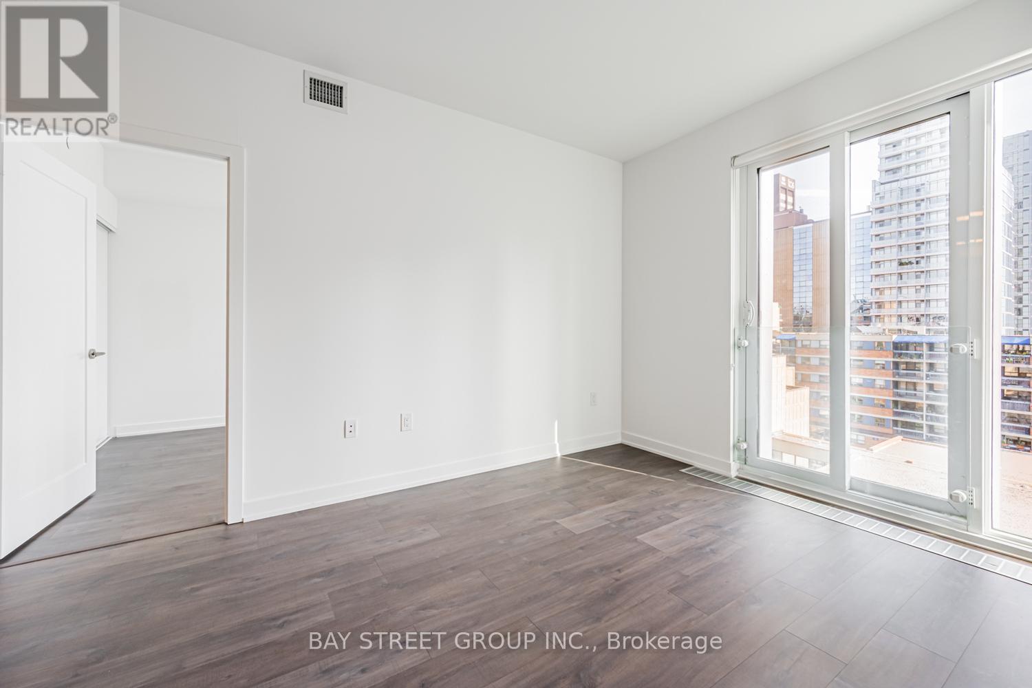 1008 - 50 Mccaul Street, Toronto (Kensington-Chinatown), Ontario  M5T 1V9 - Photo 17 - C12442017