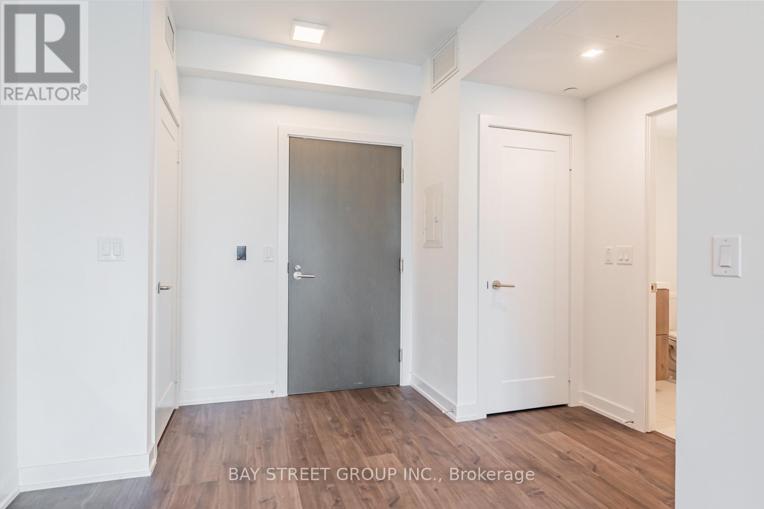 1008 - 50 Mccaul Street, Toronto (Kensington-Chinatown), Ontario  M5T 1V9 - Photo 4 - C12442017