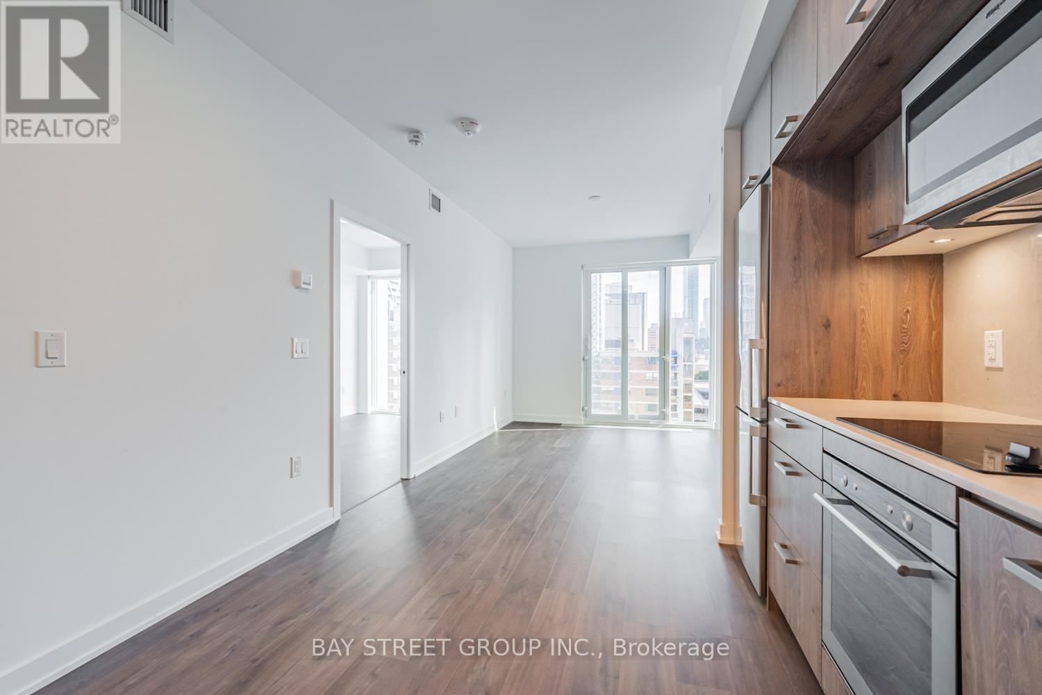 1008 - 50 Mccaul Street, Toronto (Kensington-Chinatown), Ontario  M5T 1V9 - Photo 5 - C12442017