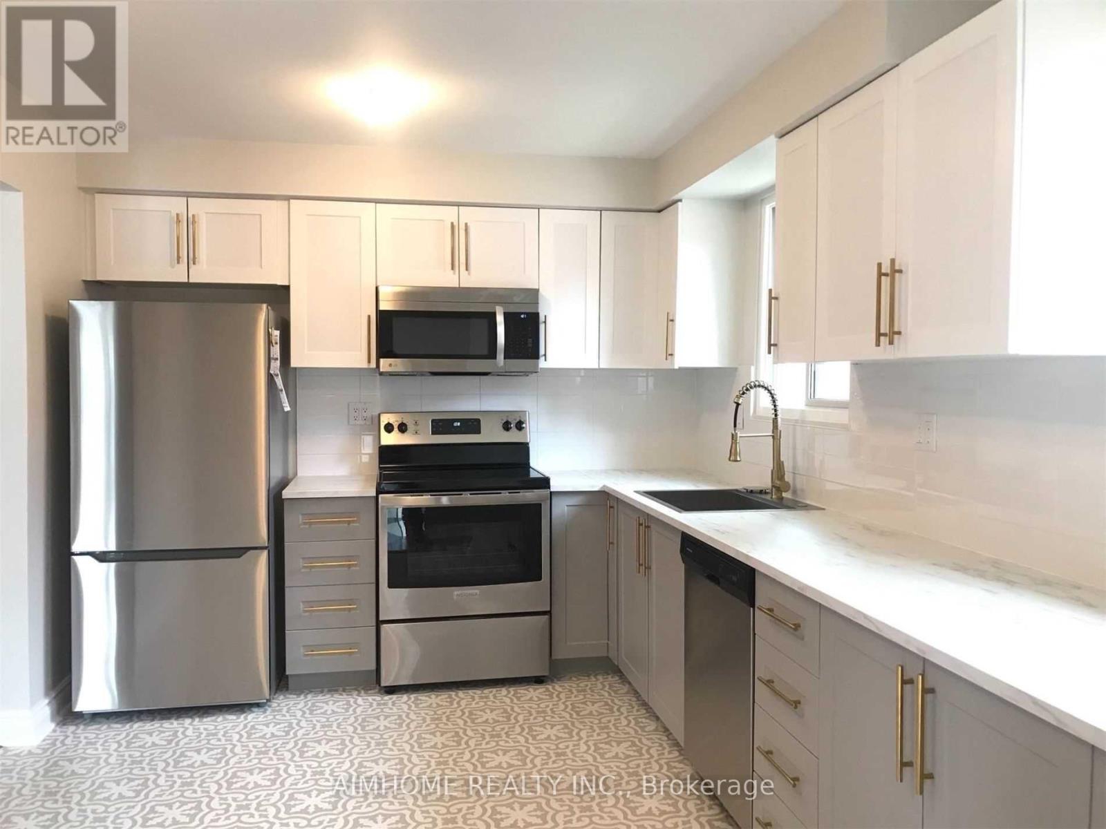 Upper - 88 Apache Trail, Toronto, Ontario  M2H 2H9 - Photo 2 - C12442026