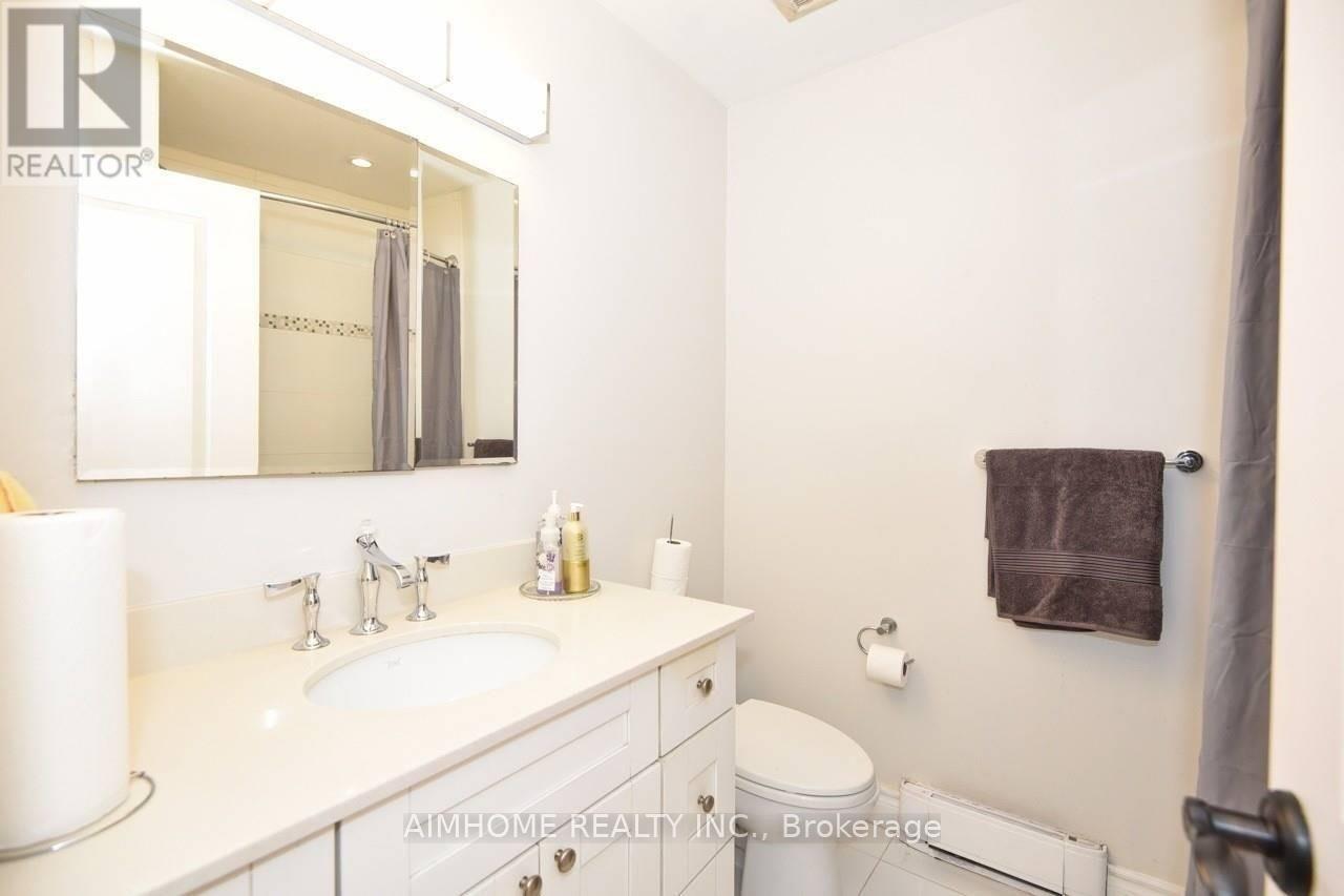 Upper - 88 Apache Trail, Toronto, Ontario  M2H 2H9 - Photo 4 - C12442026