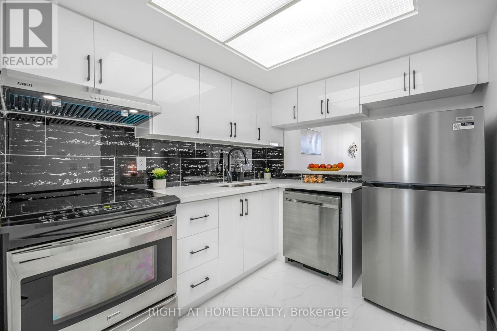 707 - 2466 Eglinton Avenue E, Toronto (Eglinton East), Ontario  M1K 5J8 - Photo 5 - E12442029