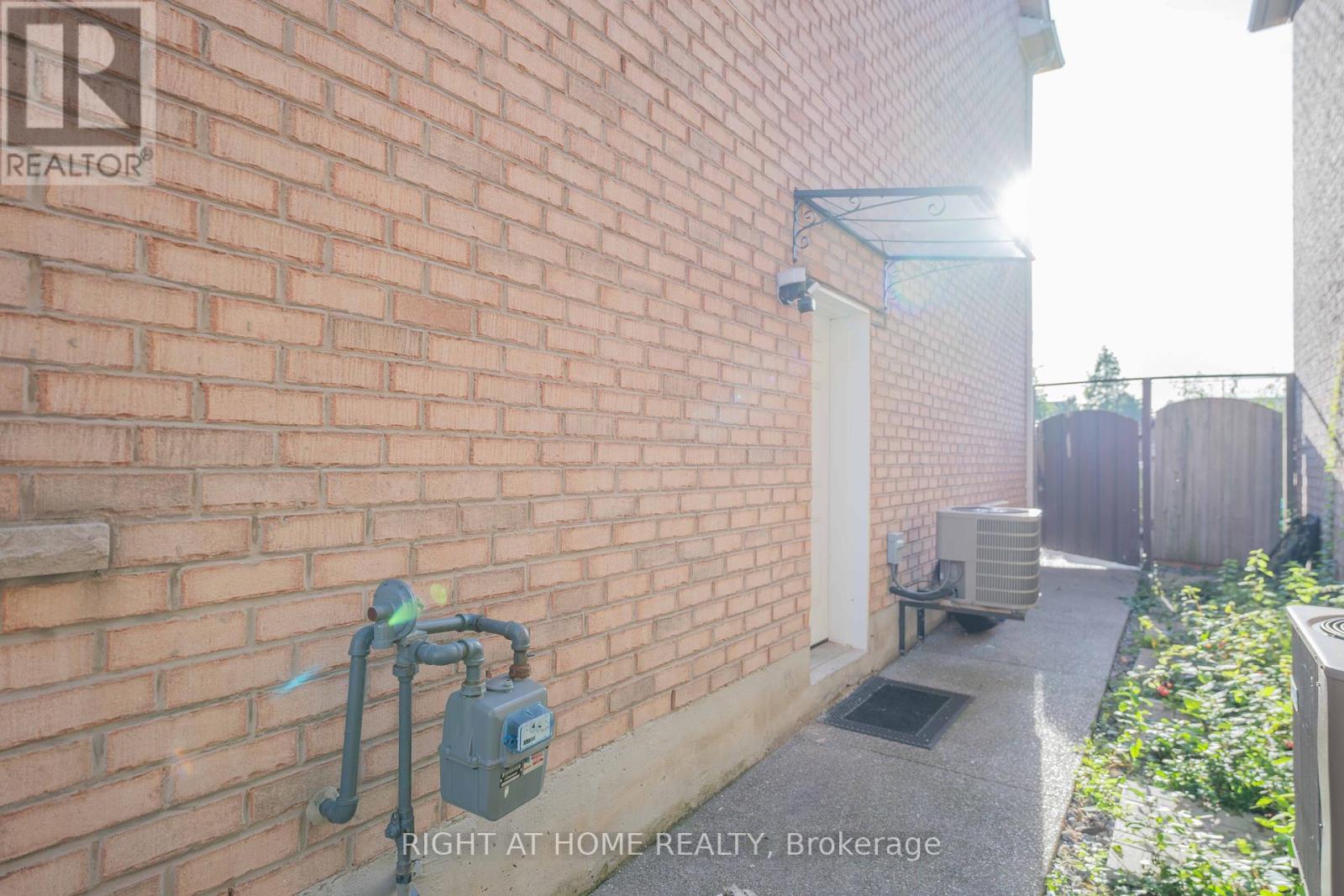 86 Dewpoint Road, Vaughan, Ontario  L4J 9E1 - Photo 34 - N12442016