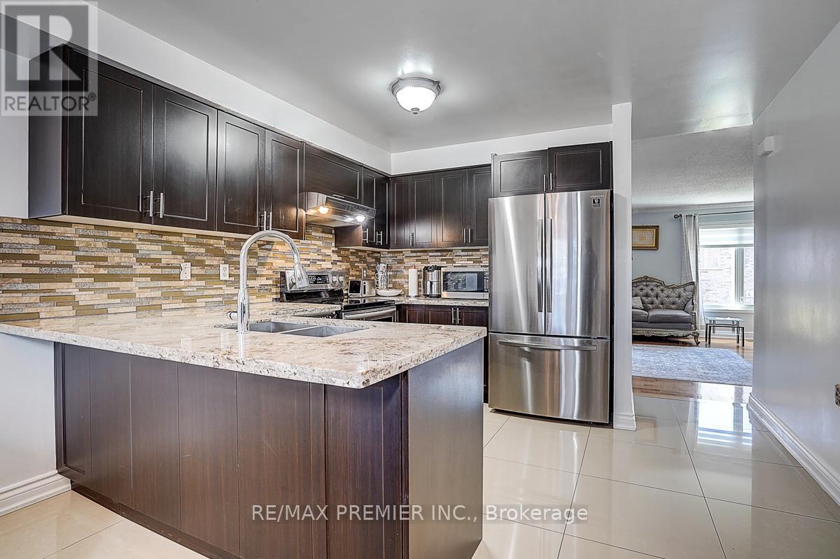 22 Michelle Drive, Vaughan (East Woodbridge), Ontario  L4L 9B8 - Photo 17 - N12442030