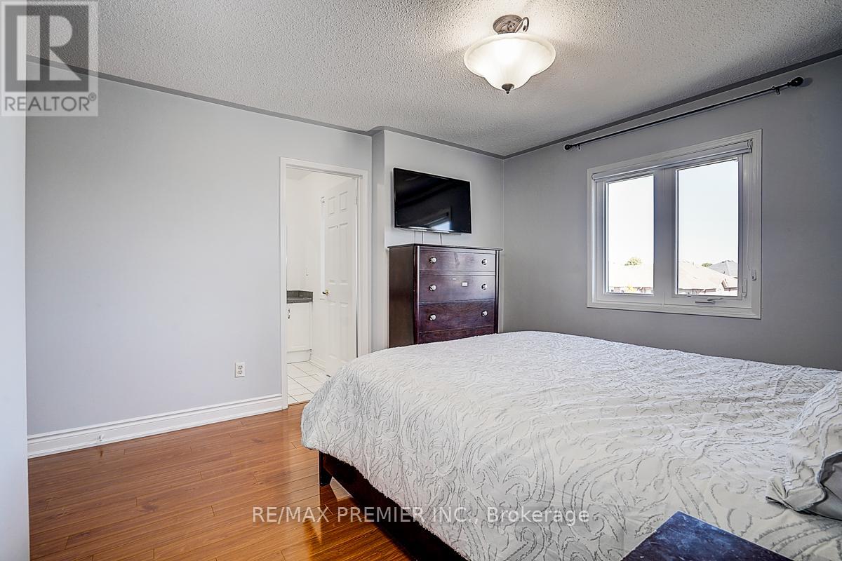 22 Michelle Drive, Vaughan (East Woodbridge), Ontario  L4L 9B8 - Photo 26 - N12442030