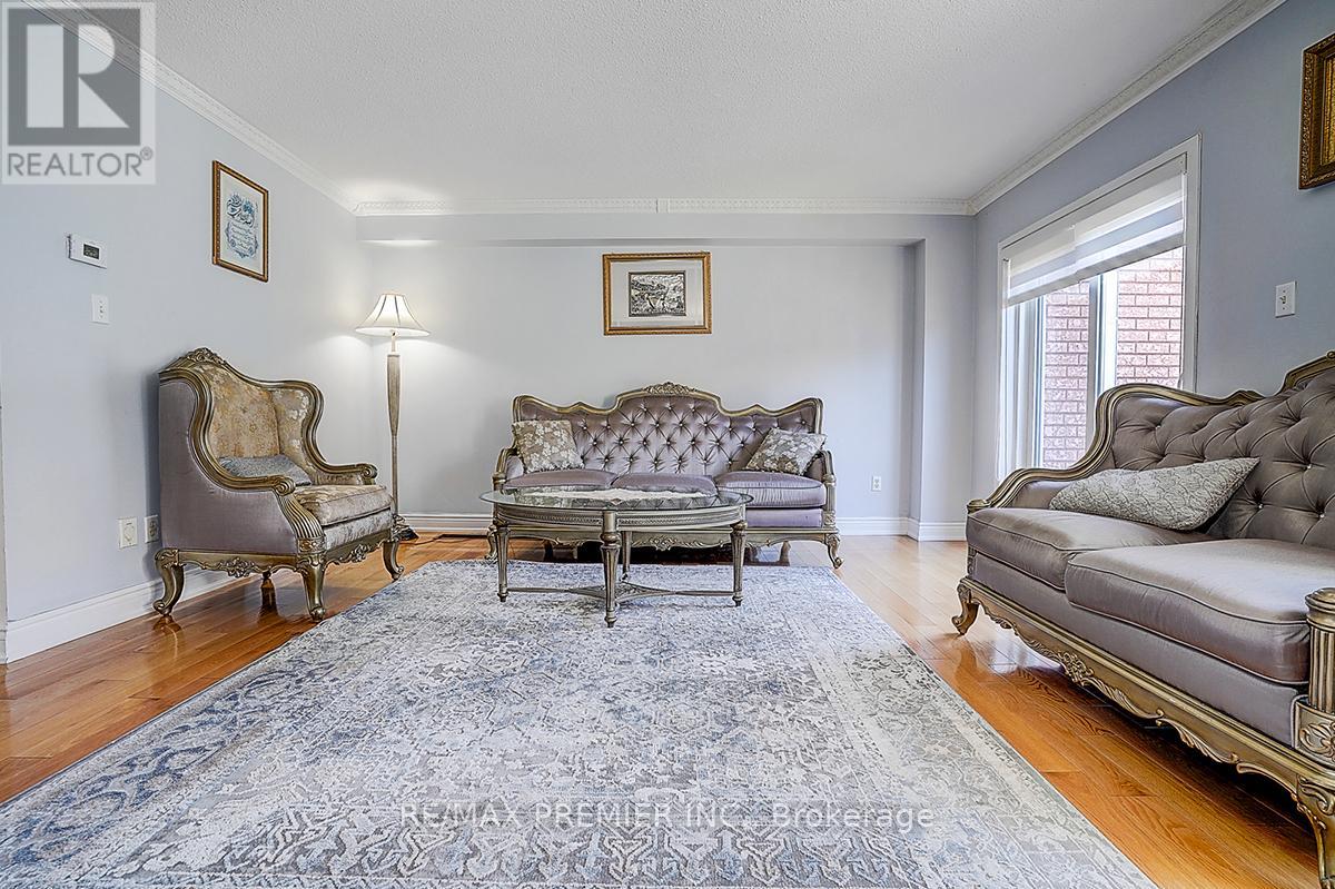 22 Michelle Drive, Vaughan (East Woodbridge), Ontario  L4L 9B8 - Photo 5 - N12442030