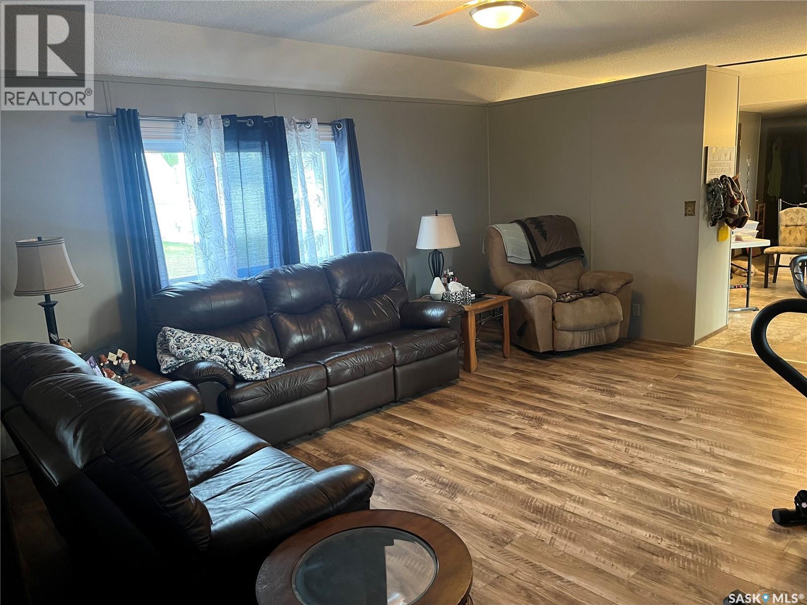 412 Main Street, Wakaw, Saskatchewan  S0K 4P0 - Photo 8 - SK020013