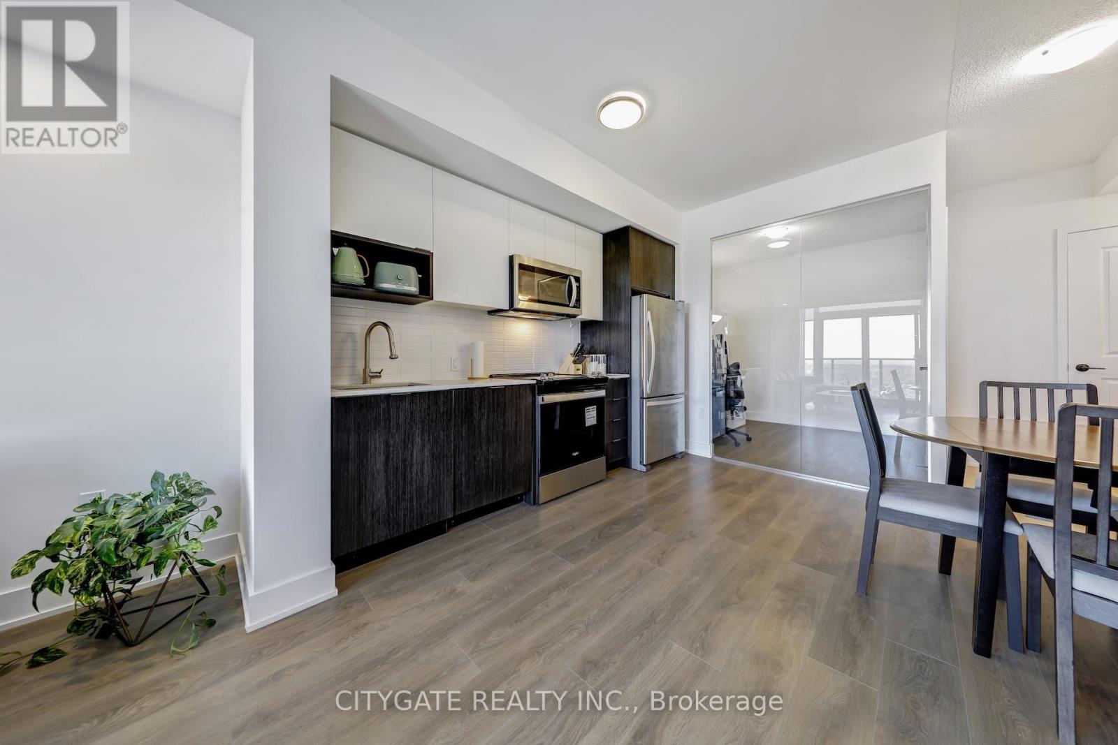 1610 - 202 Burnhamthorpe Road E, Mississauga (City Centre), Ontario  L5A 0B2 - Photo 7 - W12442020