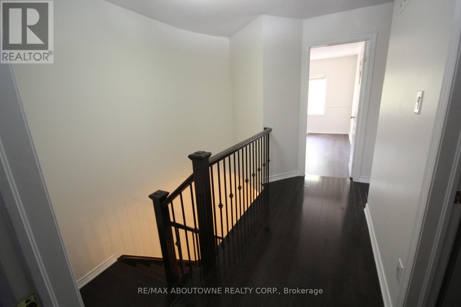 3490 Whilabout Terrace, Oakville, Ontario  L6L 6X6 - Photo 12 - W12442021