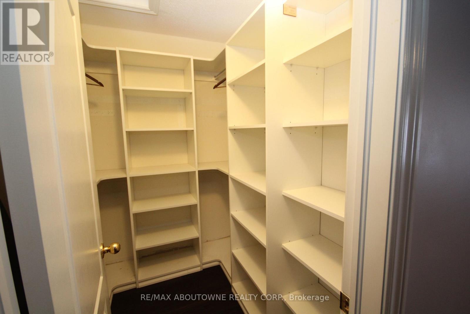 3490 Whilabout Terrace, Oakville, Ontario  L6L 6X6 - Photo 16 - W12442021
