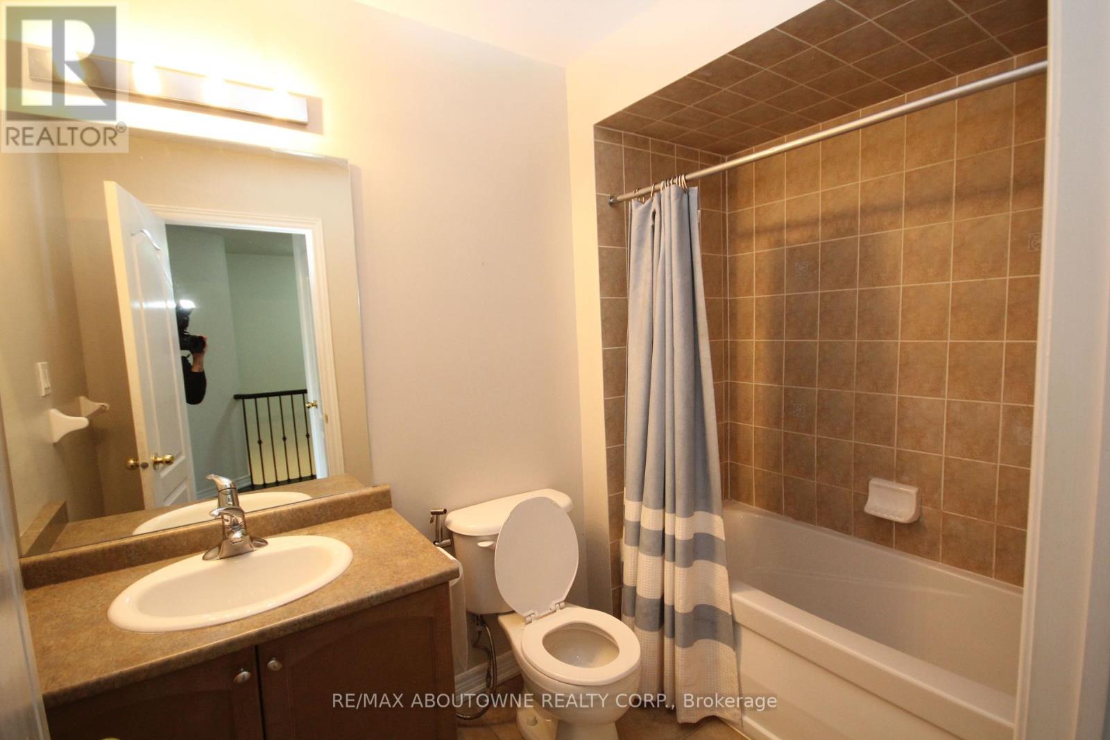 3490 Whilabout Terrace, Oakville, Ontario  L6L 6X6 - Photo 19 - W12442021