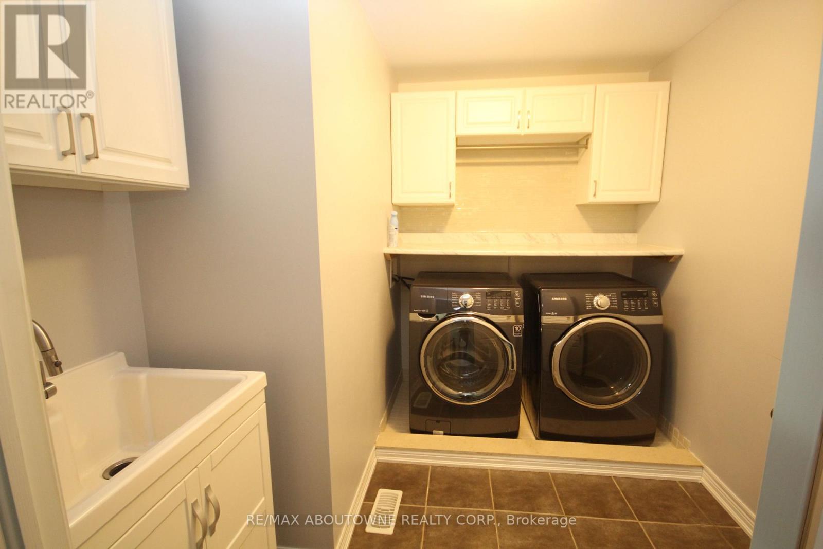 3490 Whilabout Terrace, Oakville, Ontario  L6L 6X6 - Photo 20 - W12442021