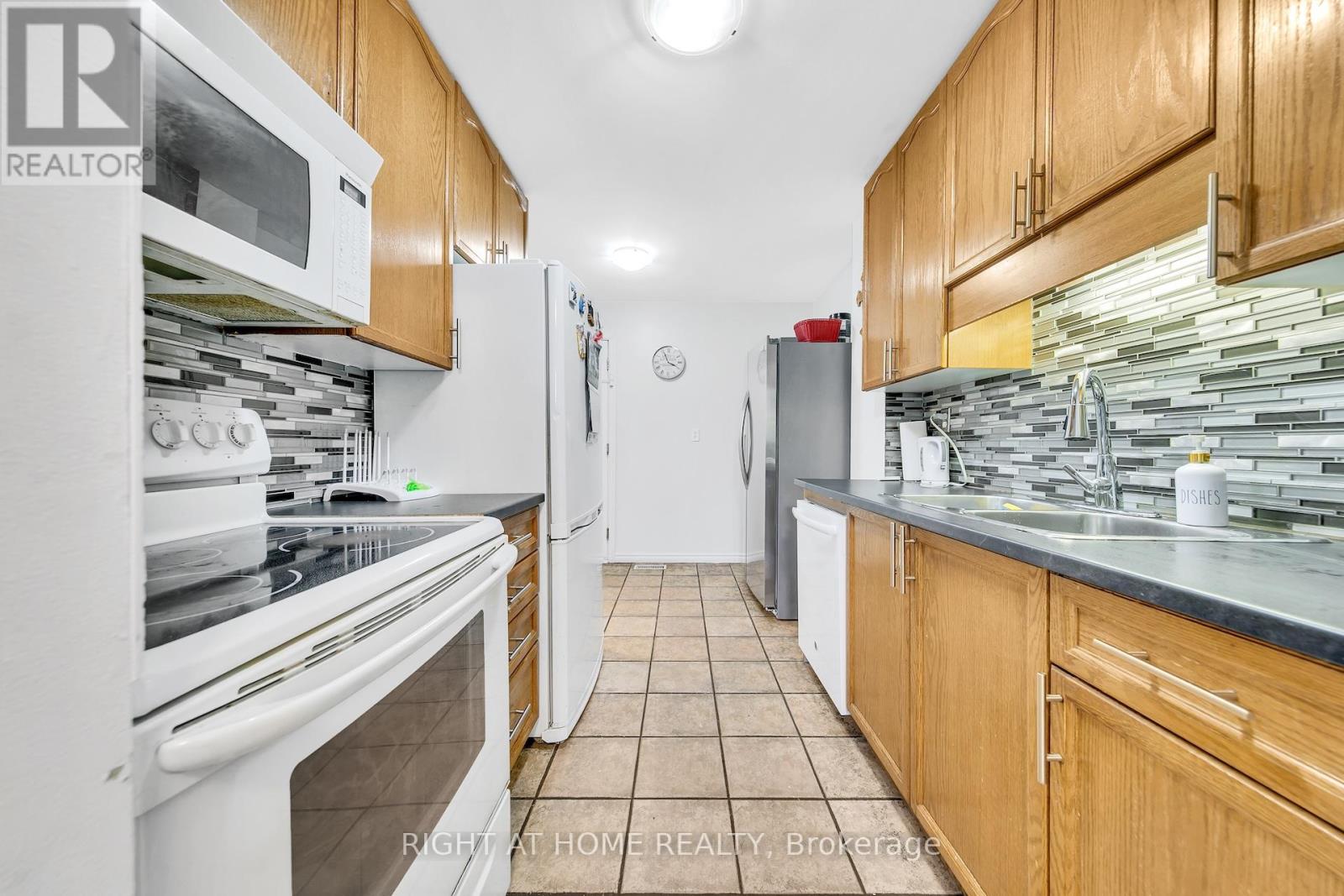 6 - 1460 Garth Street W, Hamilton (Falkirk), Ontario  L9B 1R6 - Photo 11 - X12442025