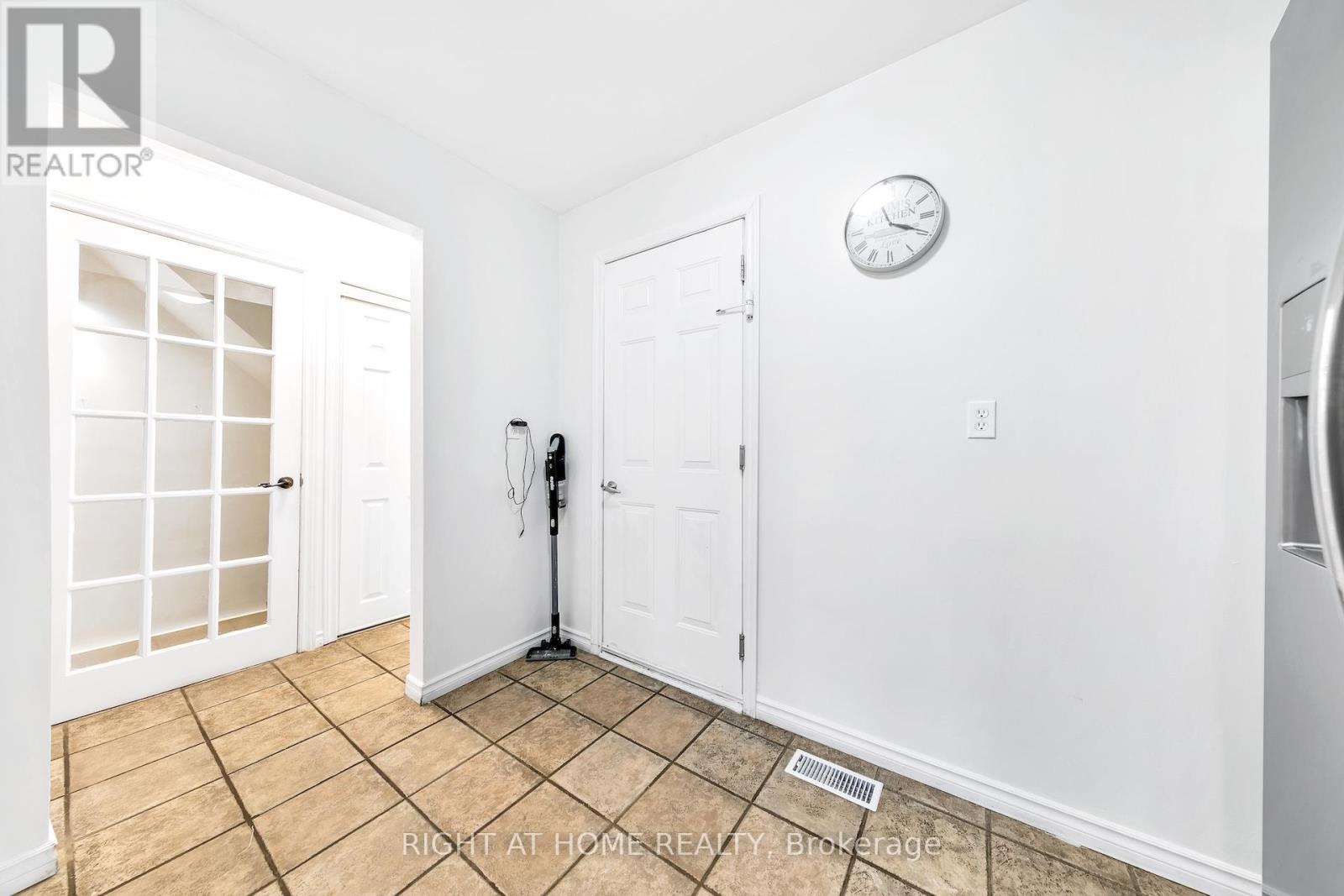 6 - 1460 Garth Street W, Hamilton (Falkirk), Ontario  L9B 1R6 - Photo 13 - X12442025