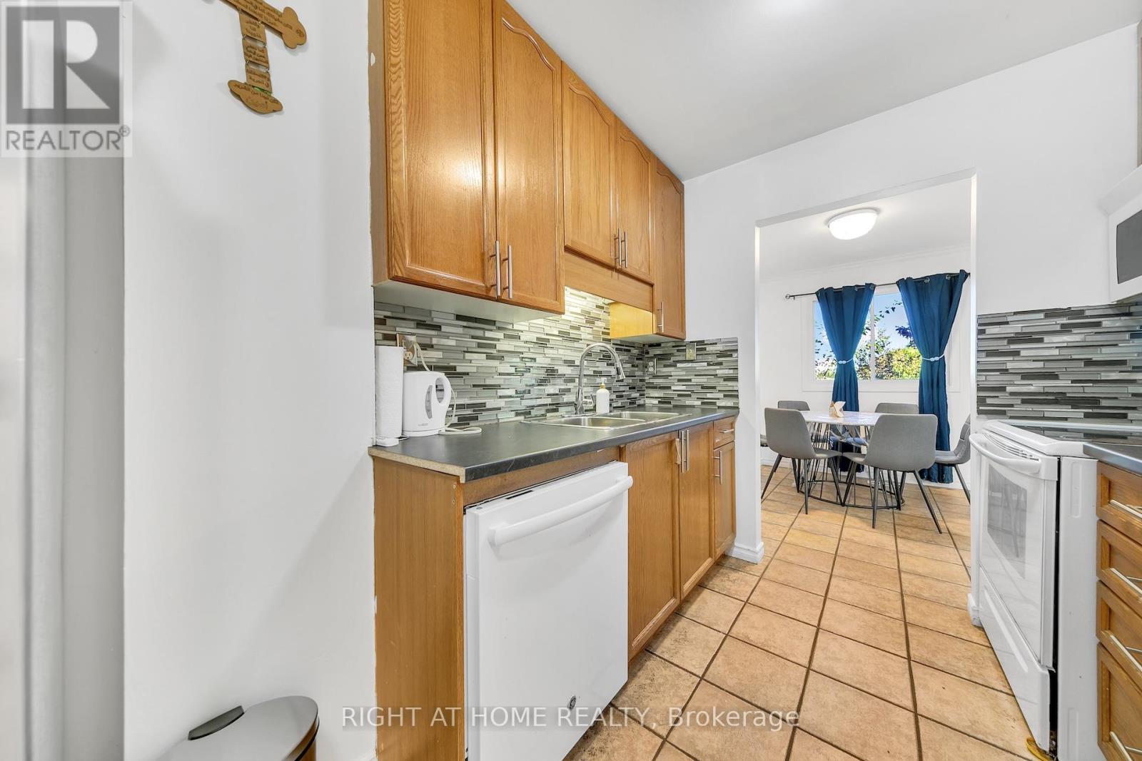 6 - 1460 Garth Street W, Hamilton (Falkirk), Ontario  L9B 1R6 - Photo 14 - X12442025