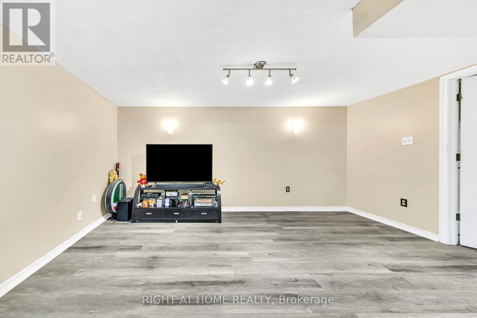 6 - 1460 Garth Street W, Hamilton (Falkirk), Ontario  L9B 1R6 - Photo 21 - X12442025