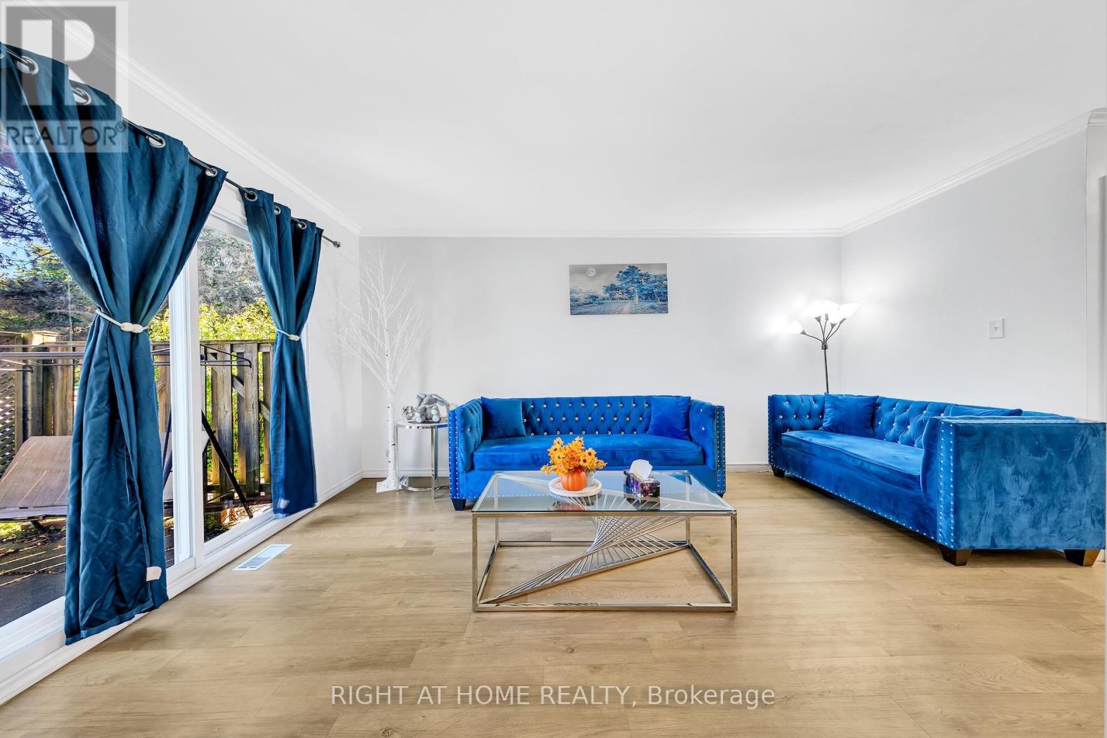 6 - 1460 Garth Street W, Hamilton (Falkirk), Ontario  L9B 1R6 - Photo 7 - X12442025