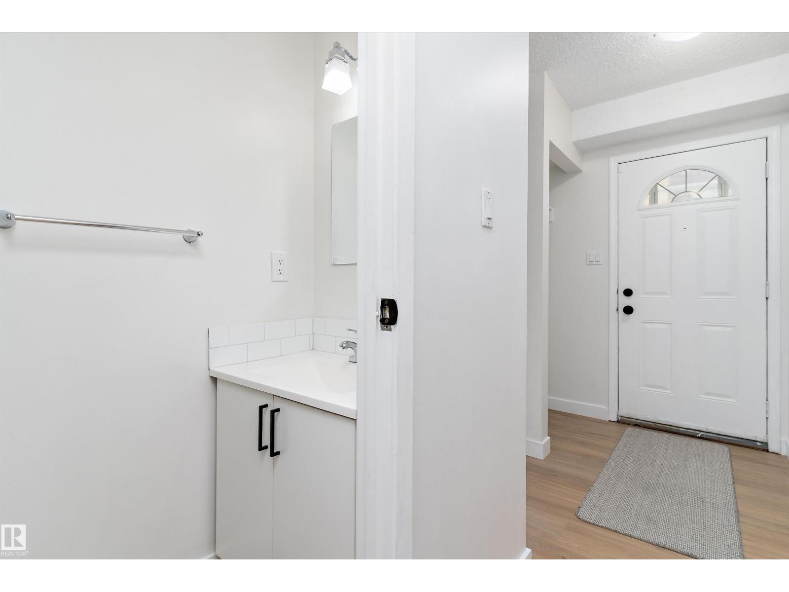 12h Clareview Village Nw, Edmonton, Alberta  T5A 3P2 - Photo 7 - E4460594