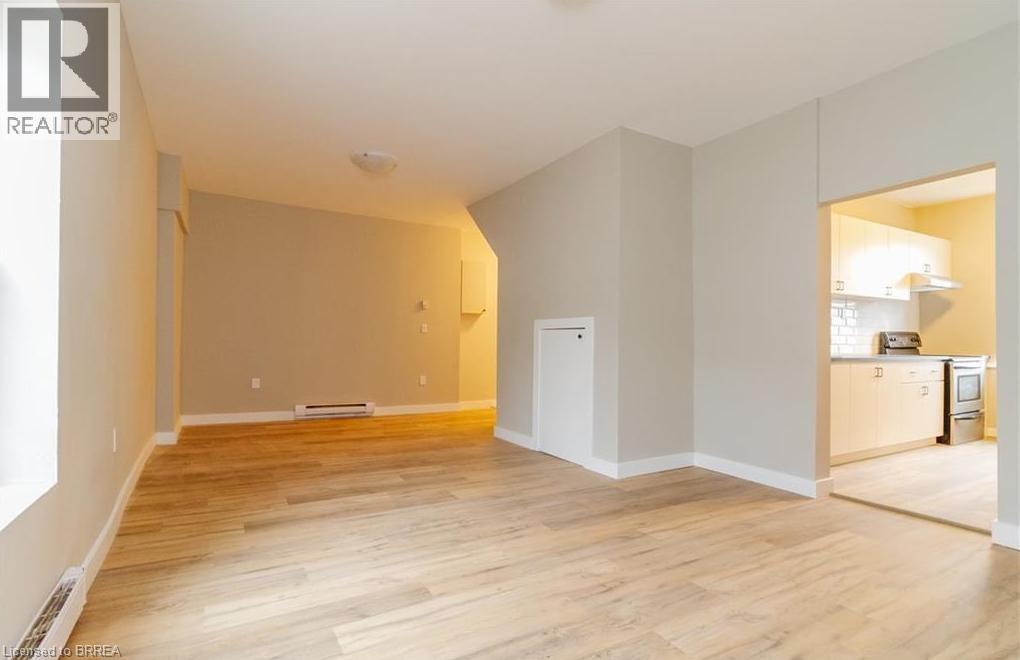 302 Colborne Street Unit# 3, Brantford, Ontario  N3S 3M9 - Photo 4 - 40749852
