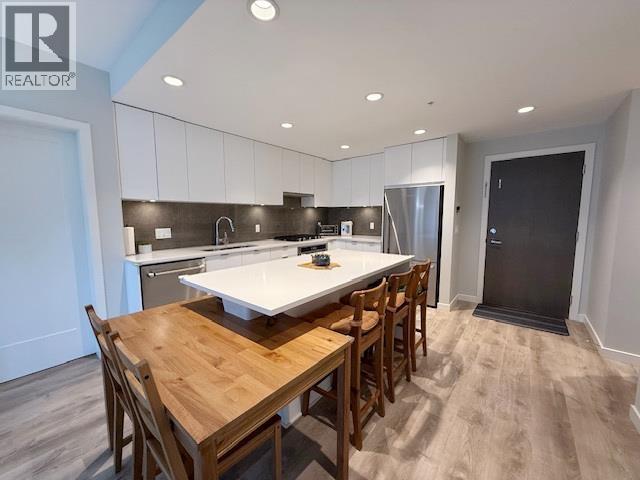 408 615 Cottonwood Avenue, Coquitlam, British Columbia  V3J 0N4 - Photo 2 - R3053664