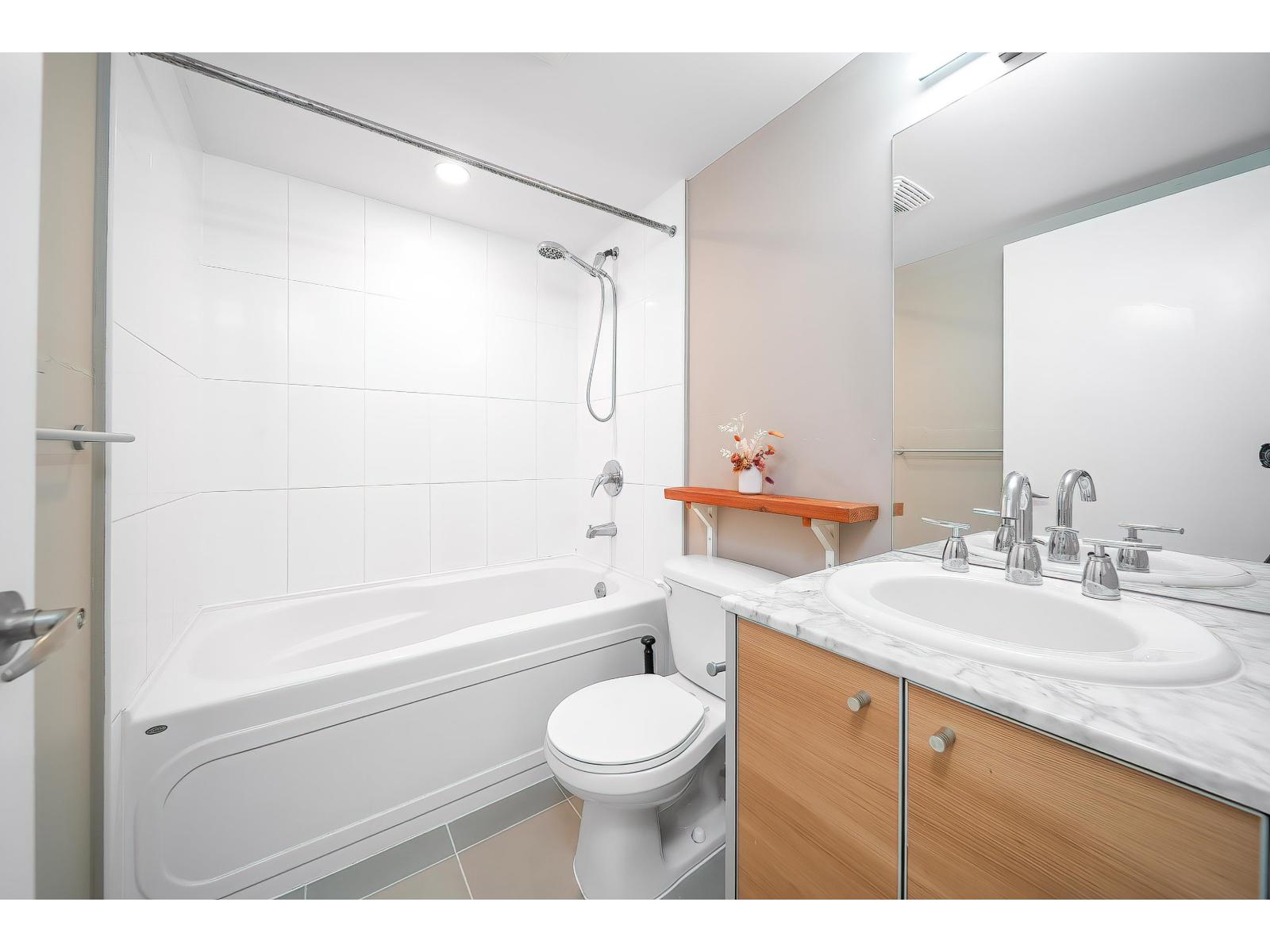 3003 9981 Whalley Boulevard, Surrey, British Columbia  V3T 0G6 - Photo 11 - R3054721