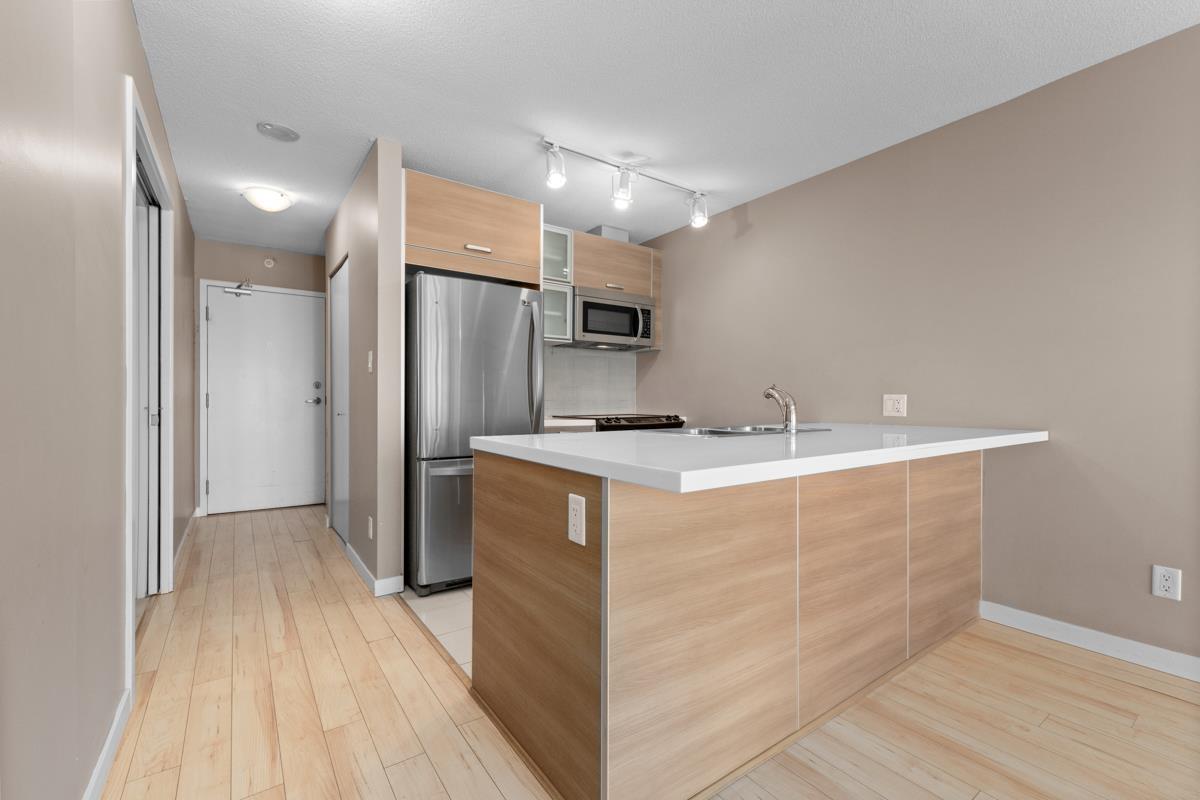 3003 9981 Whalley Boulevard, Surrey, British Columbia  V3T 0G6 - Photo 5 - R3054721