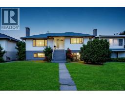 342 E 18TH STREET, North Vancouver, British Columbia