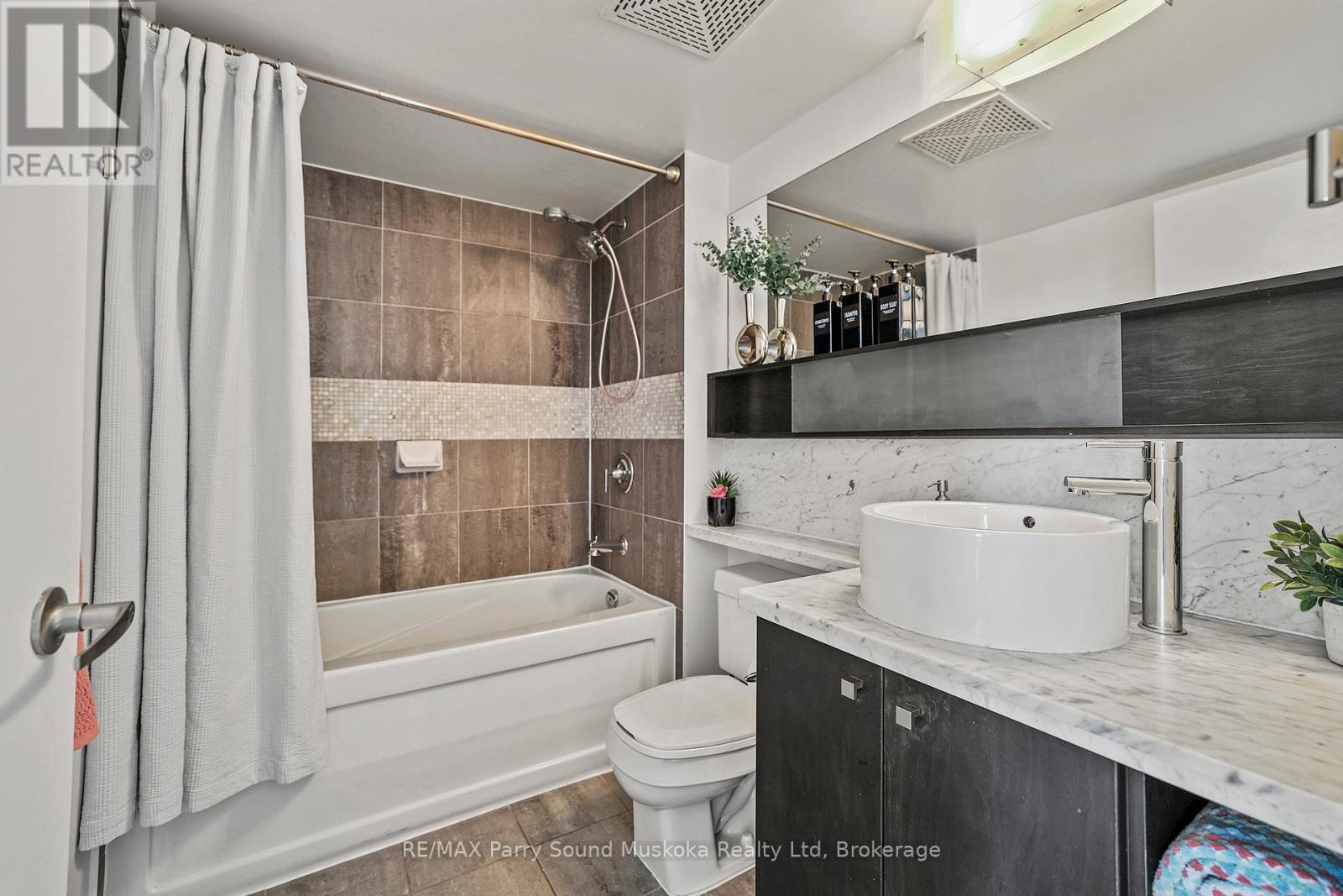 11 Brunel Court, Toronto, Ontario  M5V 3Y3 - Photo 16 - C12435208