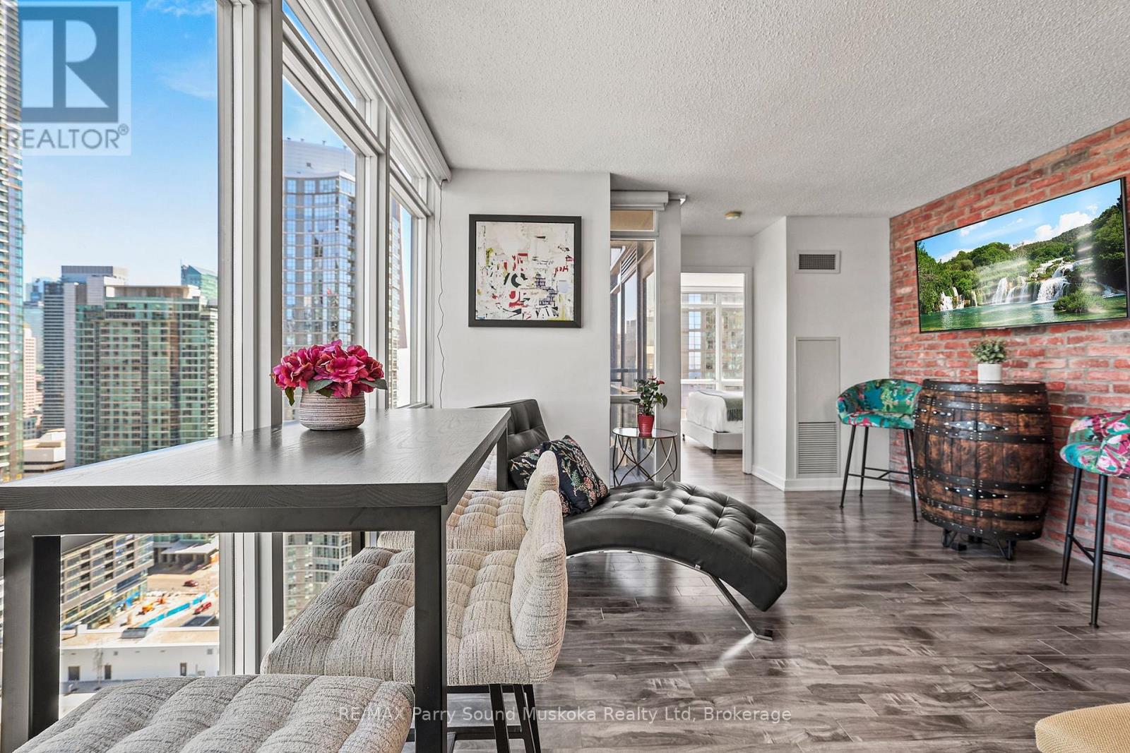 11 Brunel Court, Toronto, Ontario  M5V 3Y3 - Photo 3 - C12435208