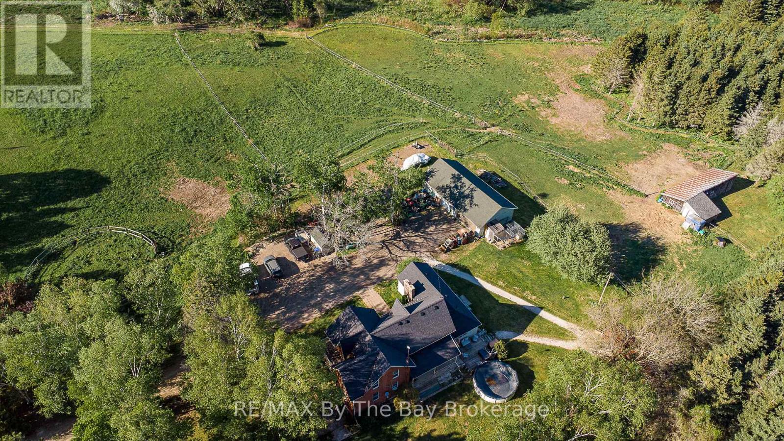 2553 County 42 Road, Clearview, Ontario  L0M 1S0 - Photo 37 - S12022484