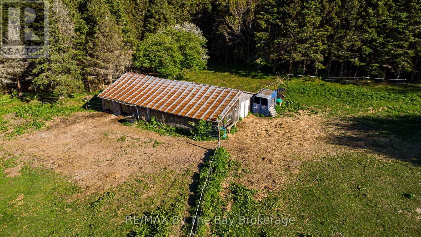2553 County 42 Road, Clearview, Ontario  L0M 1S0 - Photo 39 - S12022484