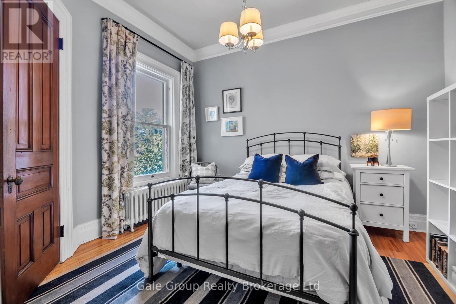 105 Vansittart Avenue, Woodstock, Ontario  N4S 6E5 - Photo 41 - X12442097