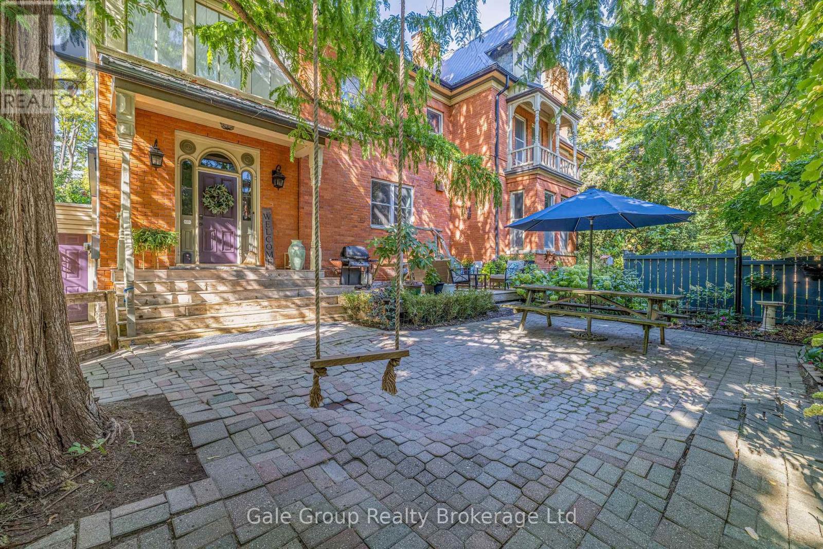 105 Vansittart Avenue, Woodstock, Ontario  N4S 6E5 - Photo 6 - X12442097